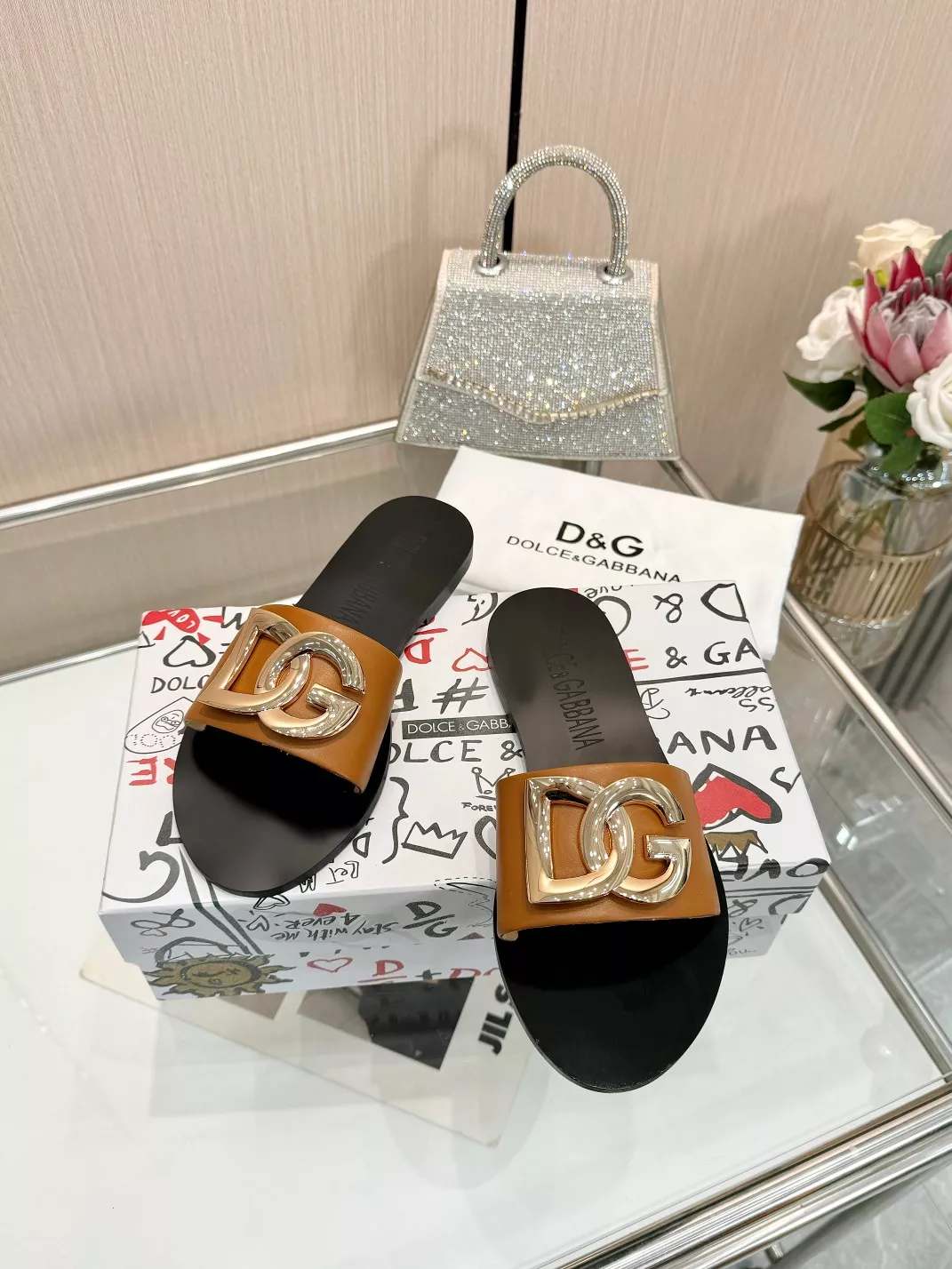 dolce  gabbana dg chaussons pour femme s_12b5b501